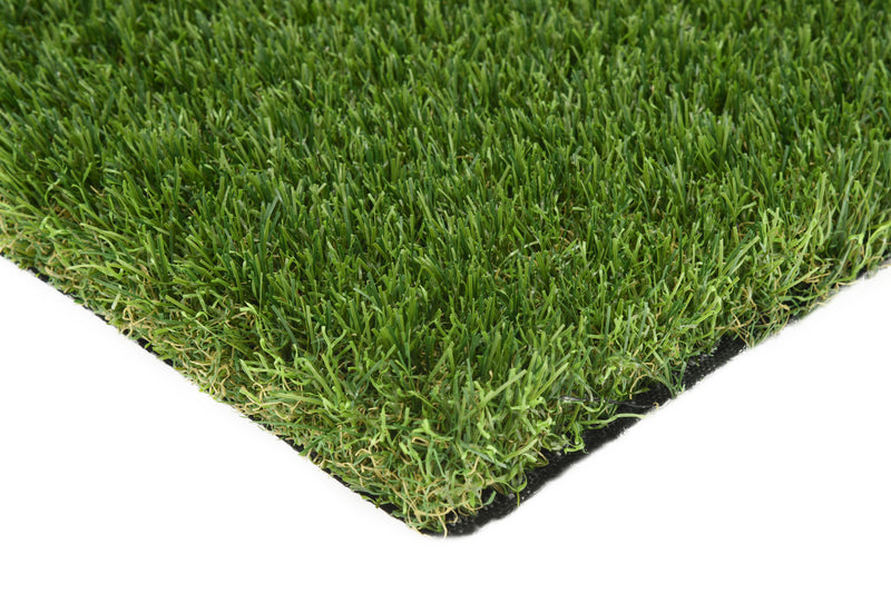 Eira konstgräsmatta från Svea Grass, slitstark artificiell gräsmatta för trädgård, landscaping och aktiva ytor.