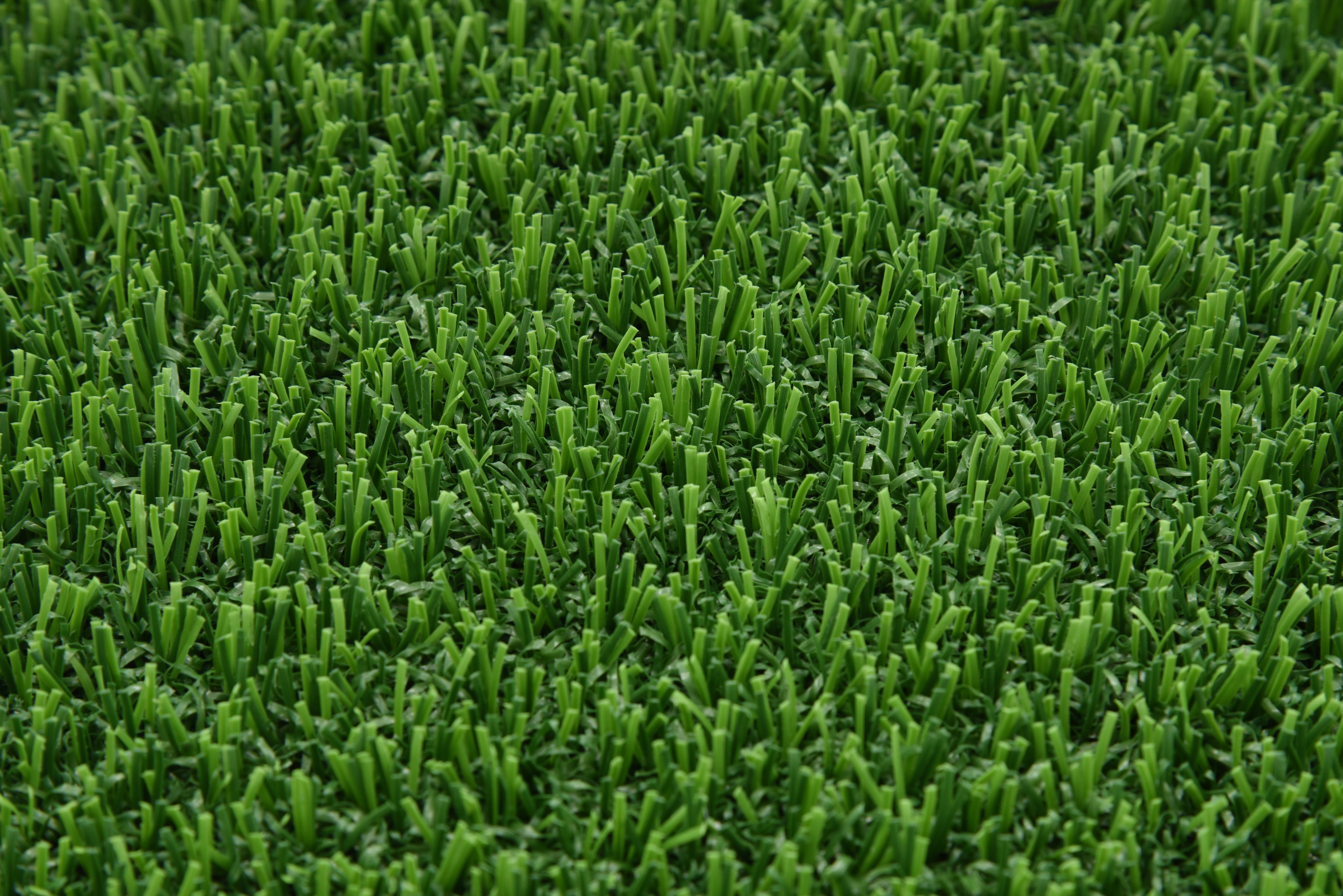 Svea Grass Freya OnePoly konstgräs för fotboll, framtidens non-infill konstgräs med grönt gräs och fotbollsytor.