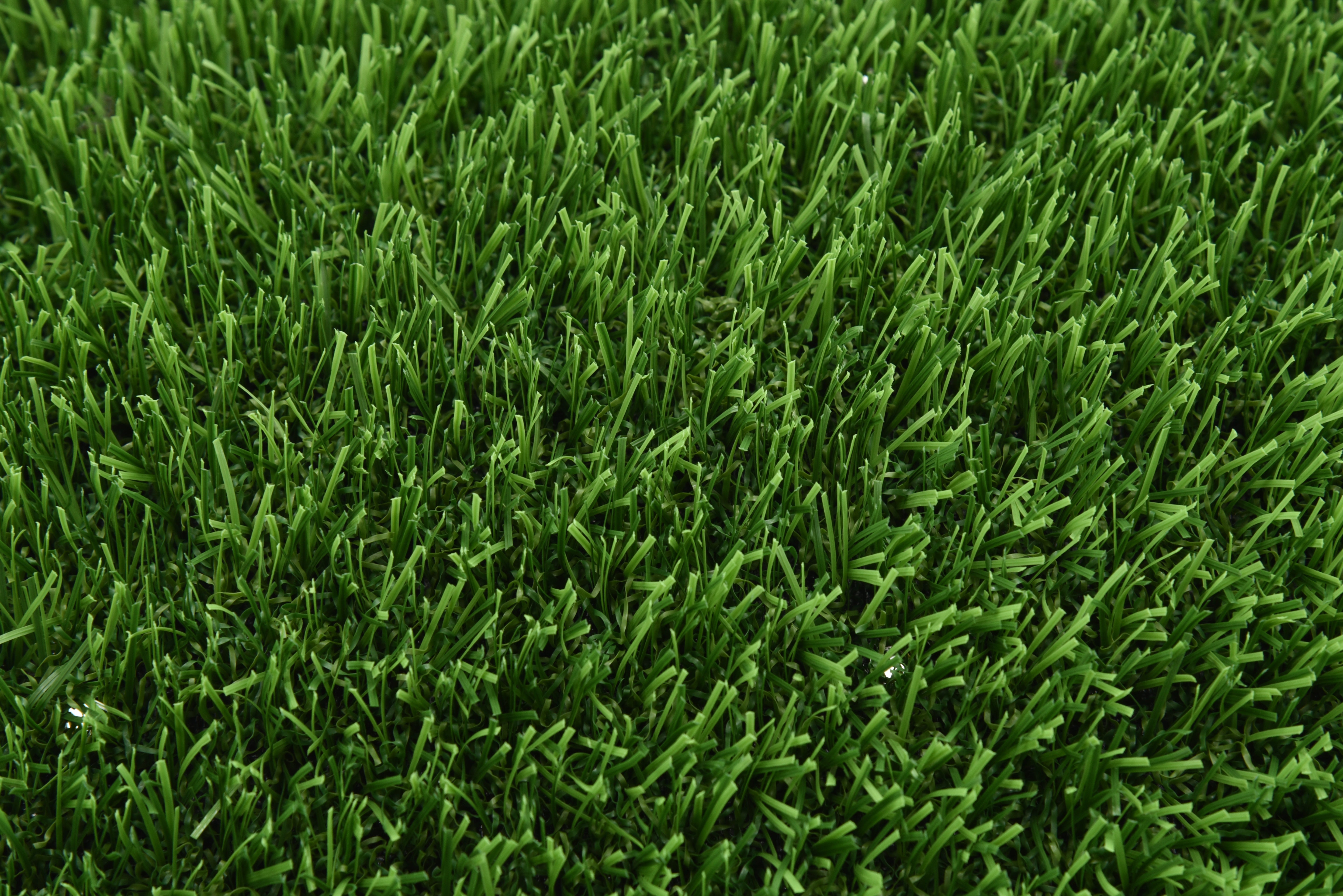Svea Grass Idun konstgräsmatta i slitstarkt material, ideal för tuffa miljöer och utomhusbruk.