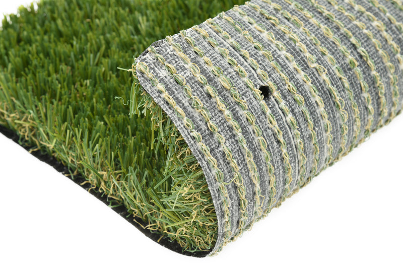 Lykke konstgräs från Svea Grass, mångsidig konstgräsmatta för lek, landskap och offentliga miljöer, visad i bild.